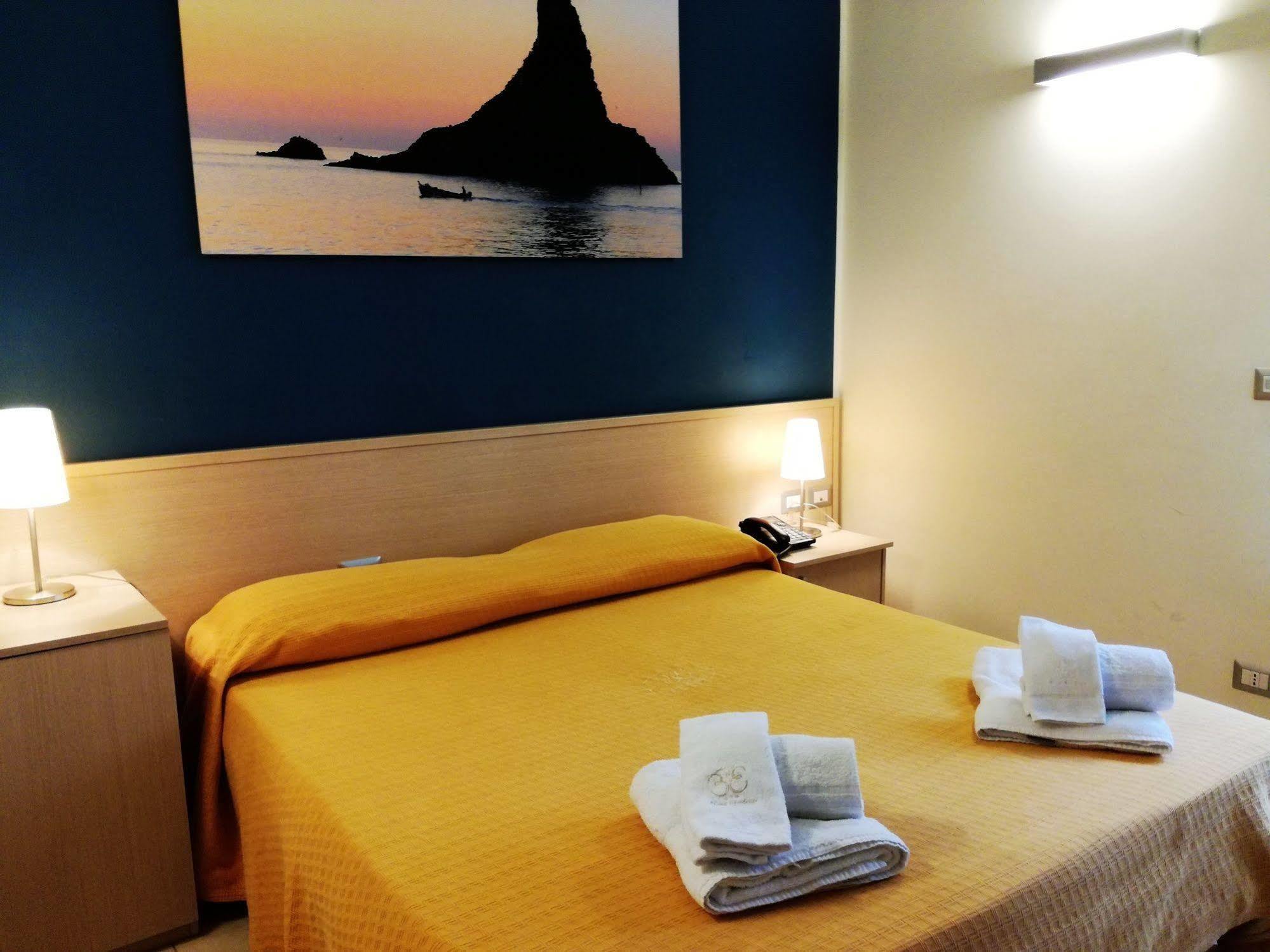 Hotel Residence Empedocle メッシーナ エクステリア 写真