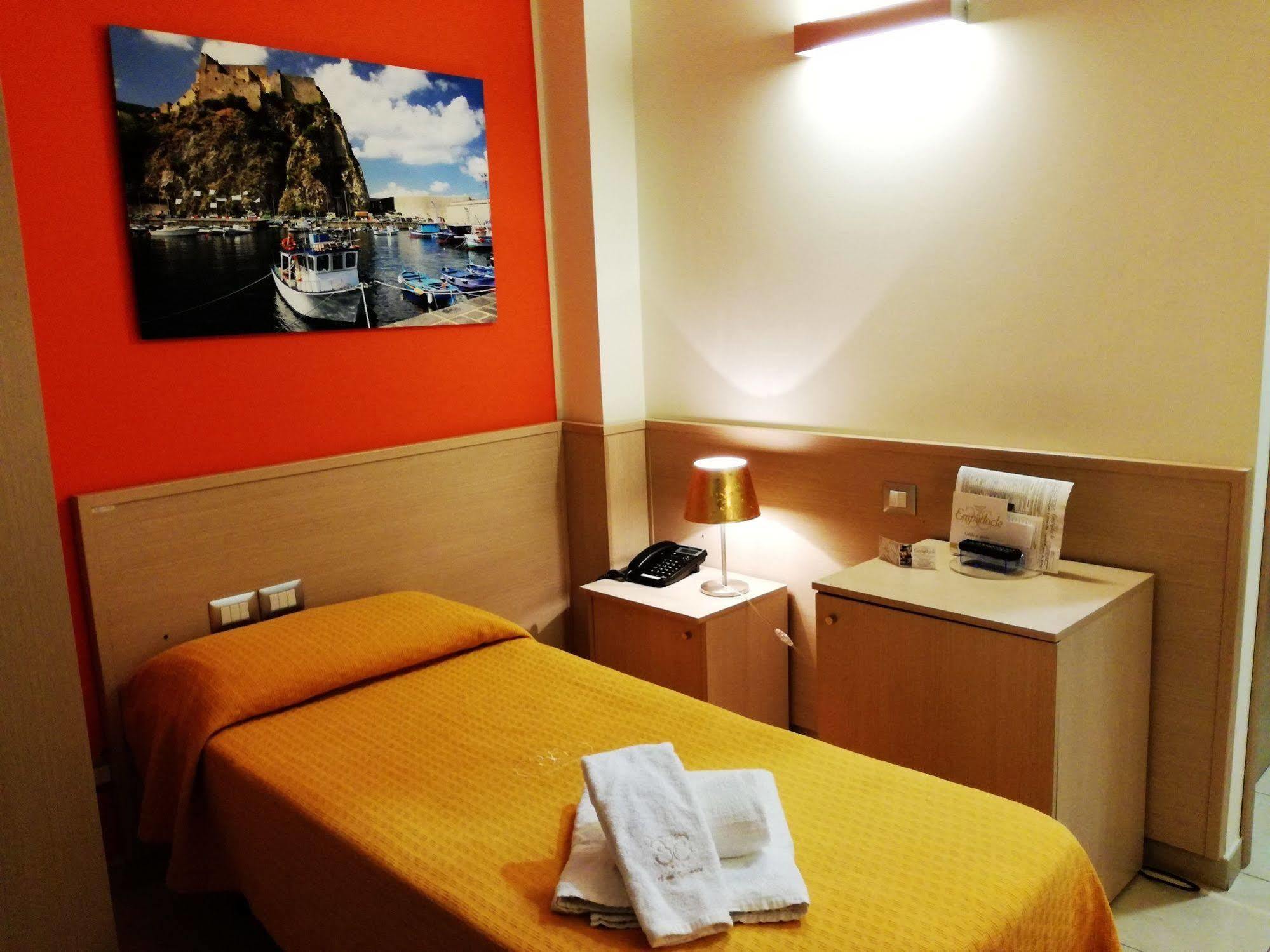 Hotel Residence Empedocle メッシーナ エクステリア 写真