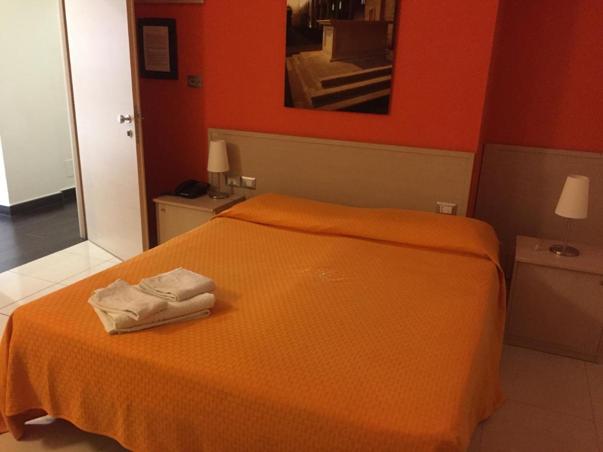 Hotel Residence Empedocle メッシーナ エクステリア 写真